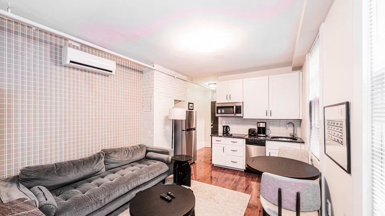 Photo of Livingroom in Beacon Hill