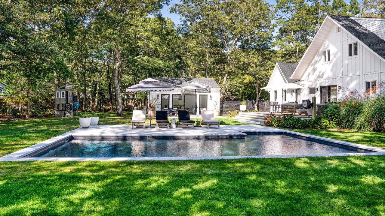 Photo of Patio Balcony in East Quogue