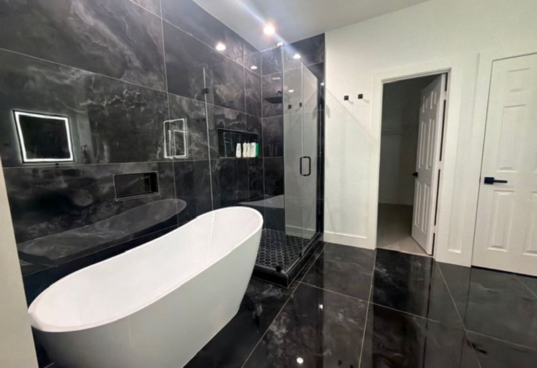 Photo of Bathroom in Alden Bridge