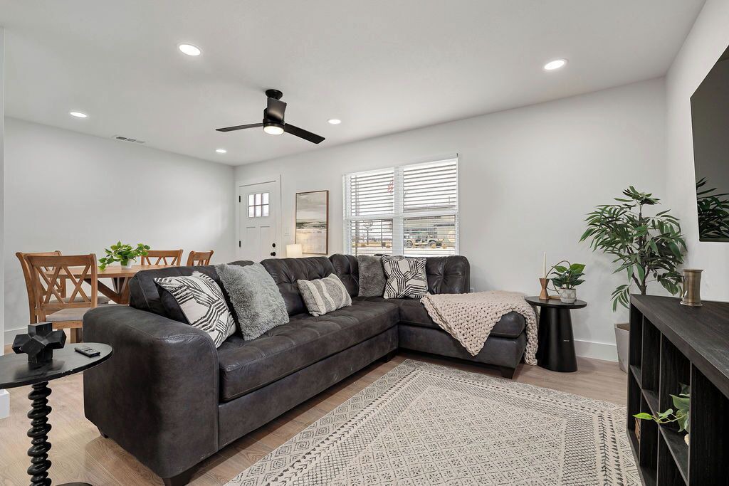 Photo of Livingroom in Pittsburg