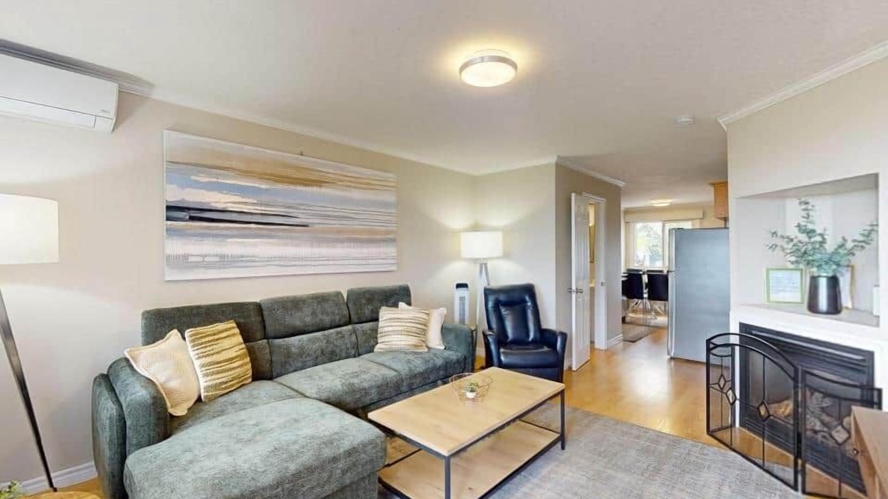 Photo of Livingroom in Wasaga Beach