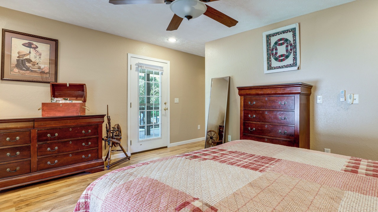 Photo of Bedroom in Mohawk