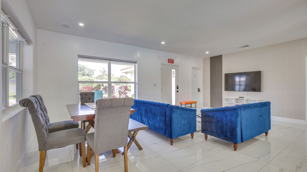 Photo of Livingroom in Edgewood