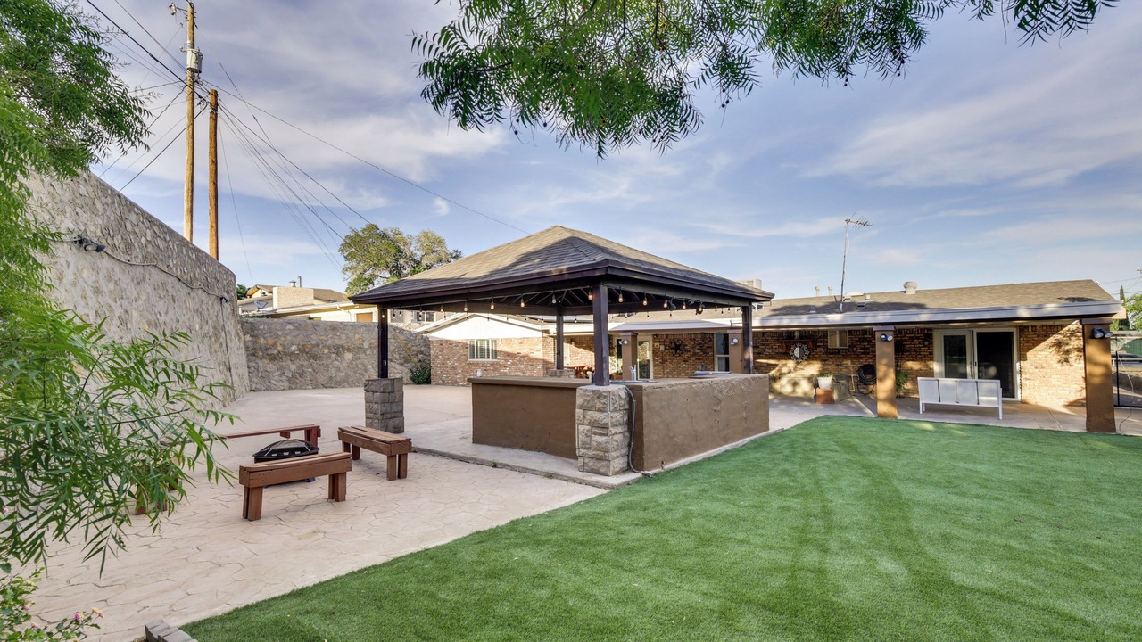 Photo of Patio Balcony in Biggs Field