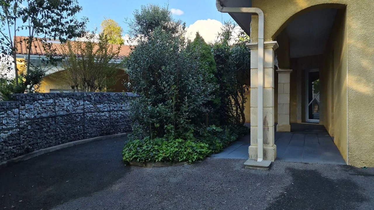 Photo of Outdoor in Montsoue