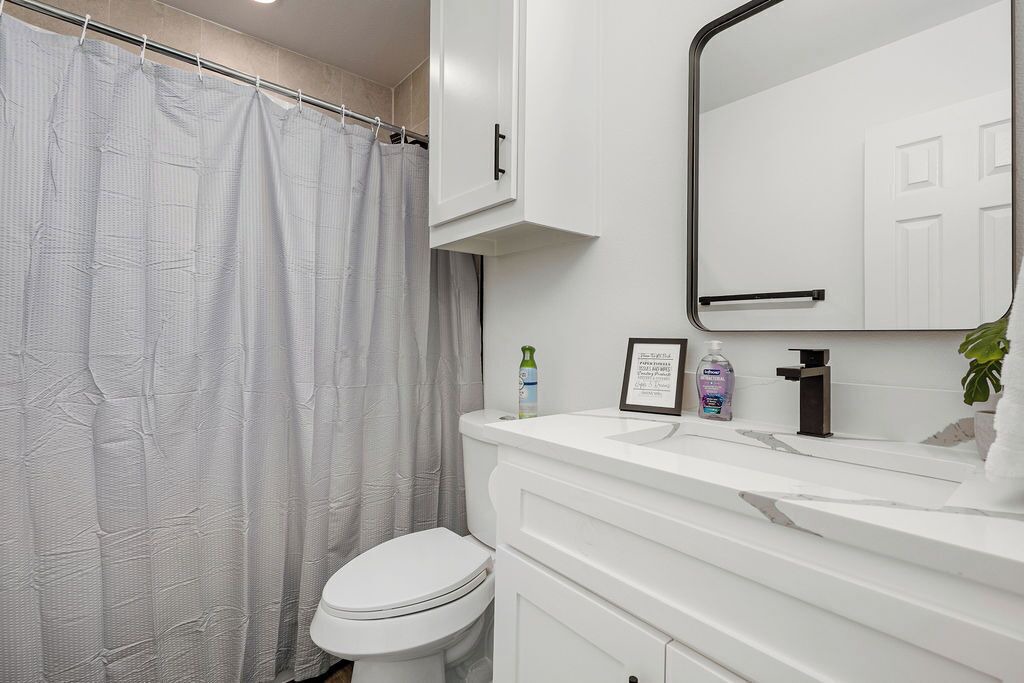 Photo of Bathroom in Commerce