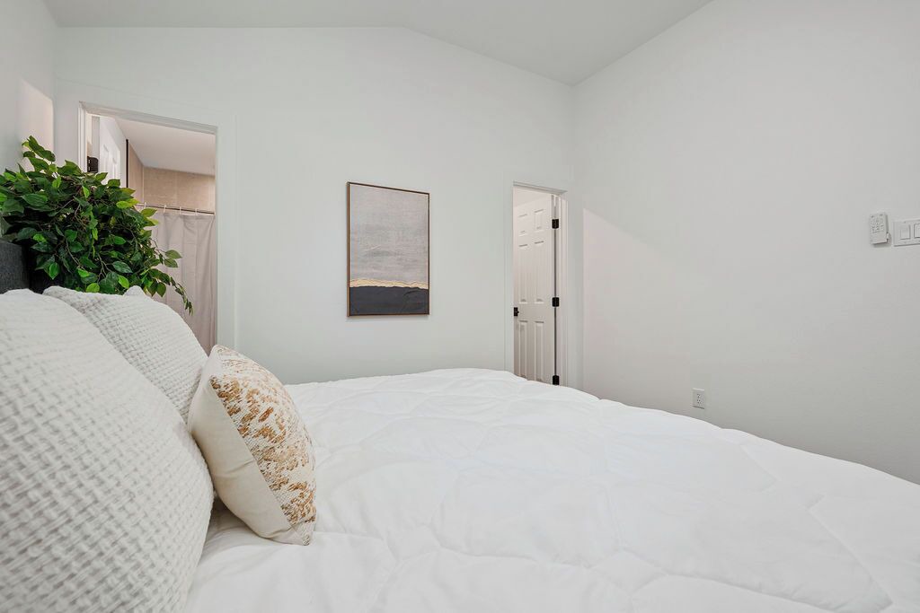 Photo of Bedroom in Commerce