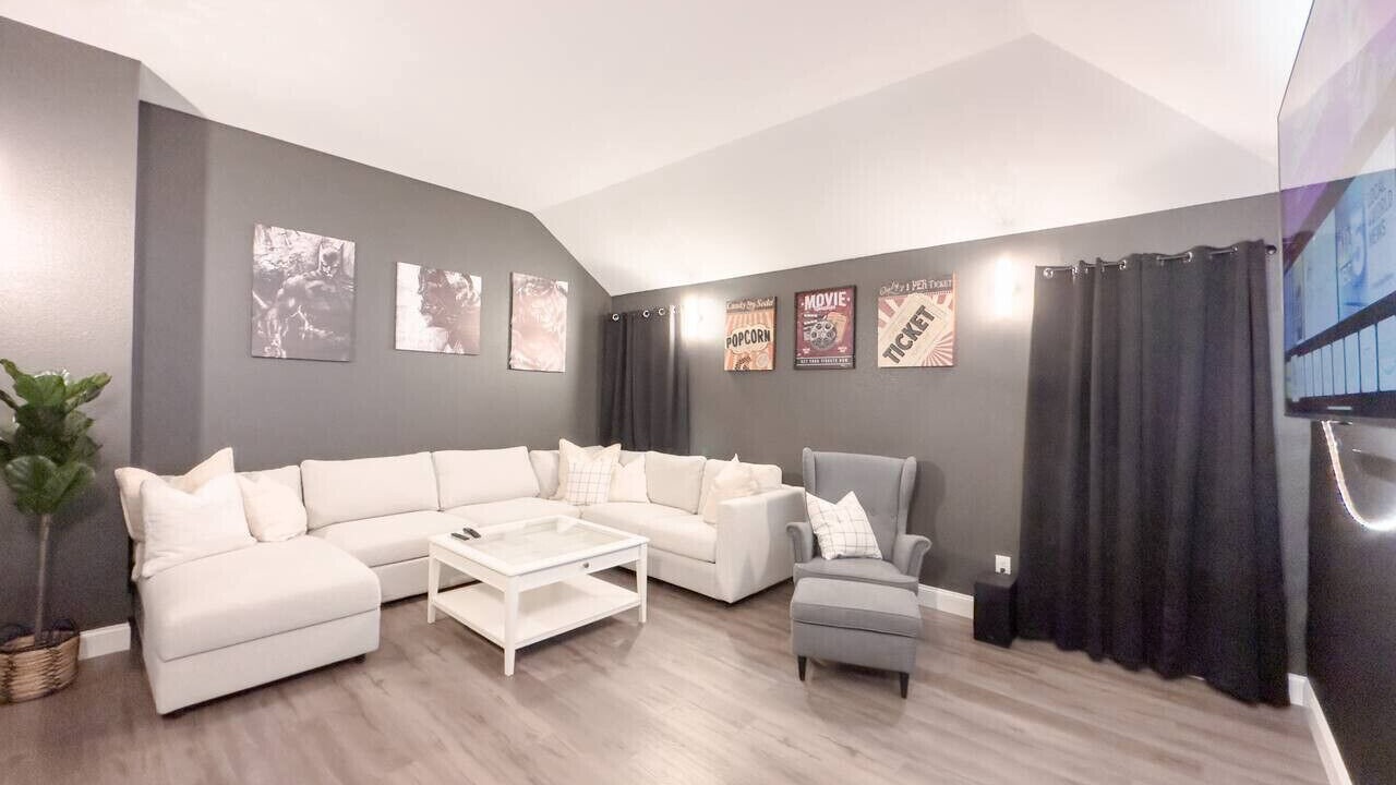 Photo of Livingroom in Panther Creek Estates
