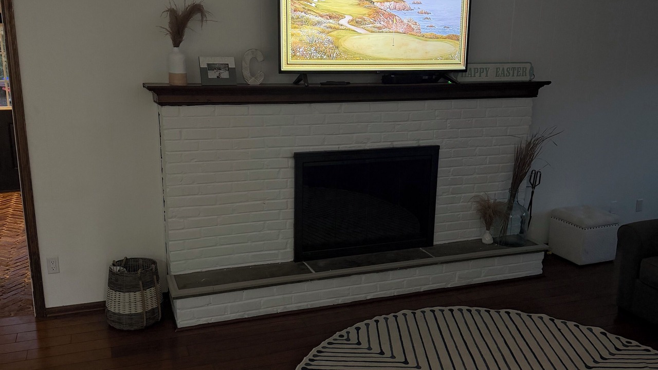 Photo of Livingroom in Newtown Square