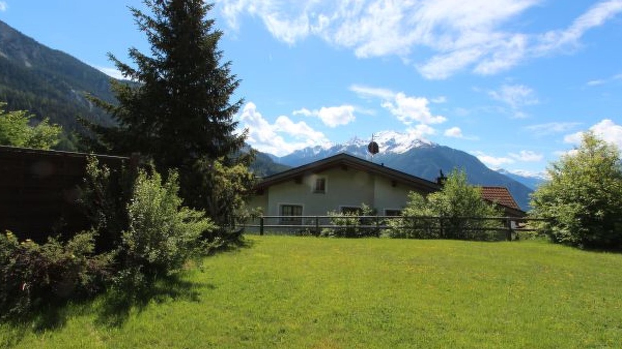 Photo of Others in Lenz