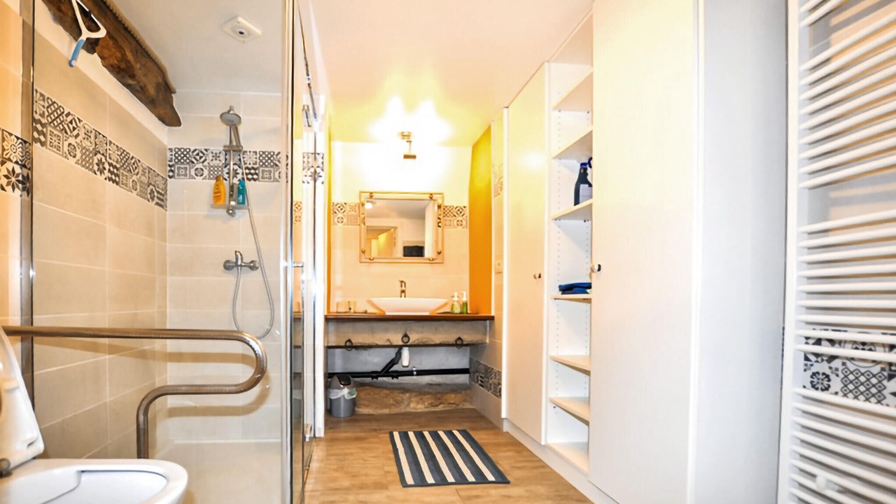 Photo of Bathroom in Saint-Benoit