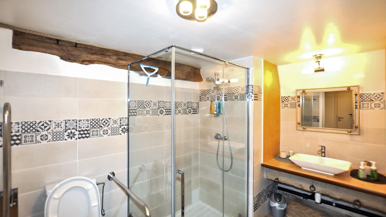 Photo of Bathroom in Saint-Benoit