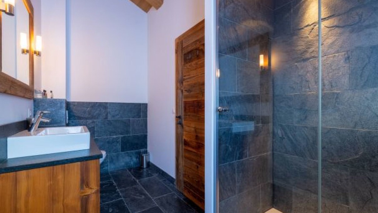 Photo of Bathroom in Saint-Pierre-de-Clages