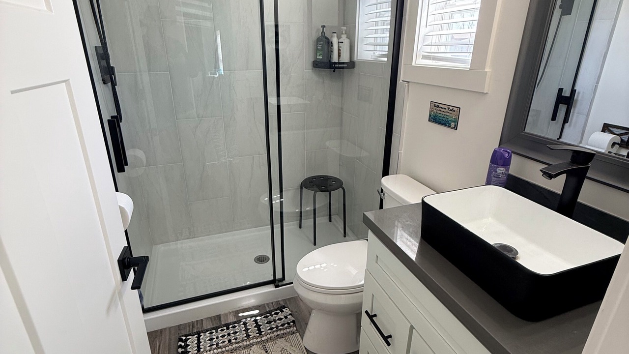 Photo of Bathroom in Garden City