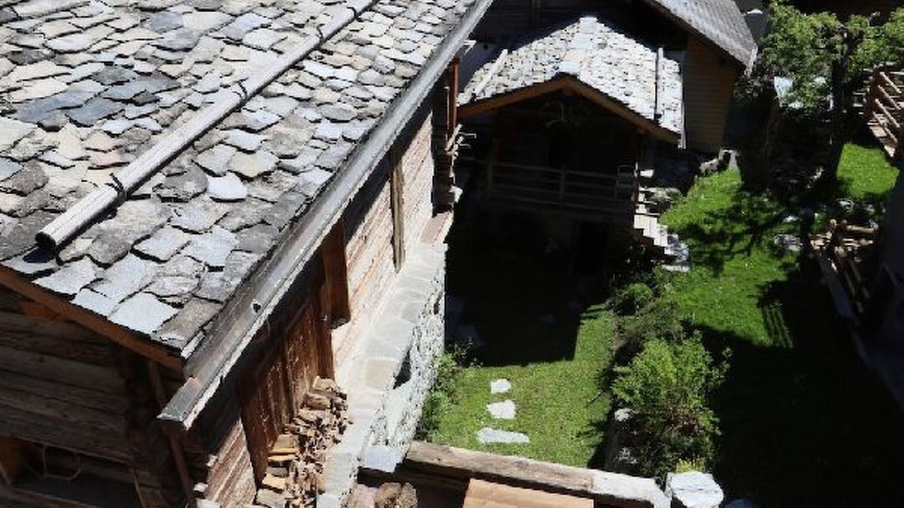 Photo of Others in Sarreyer