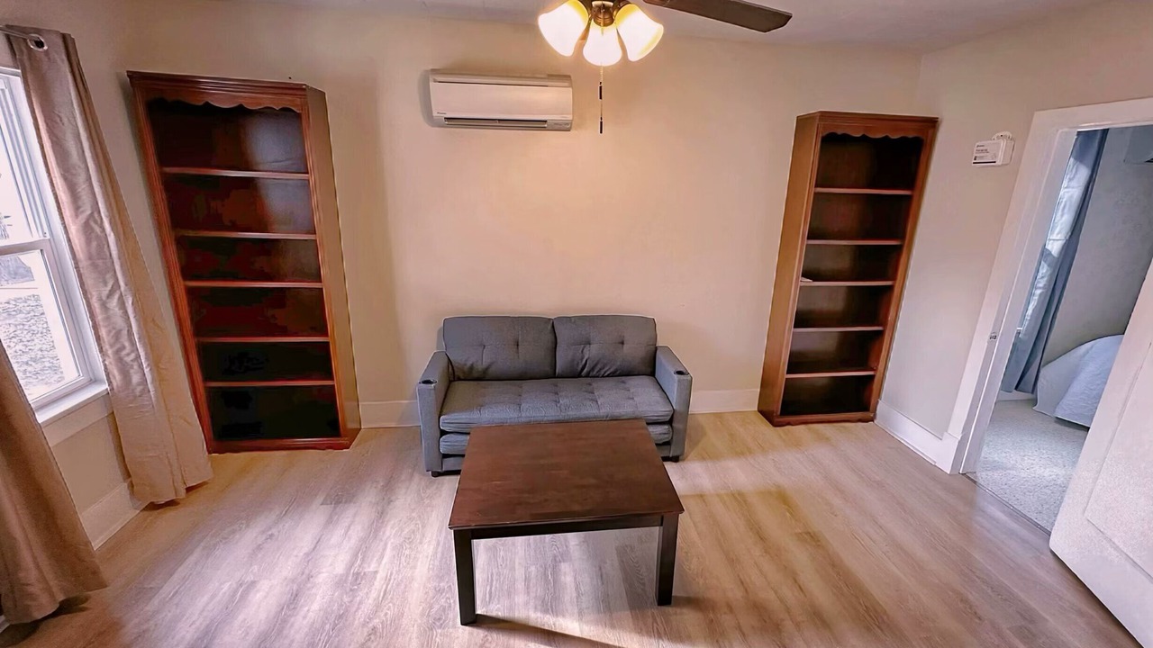 Photo of Livingroom in Hays