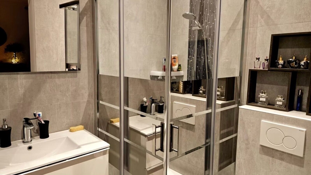 Photo of Bathroom in Longvilliers