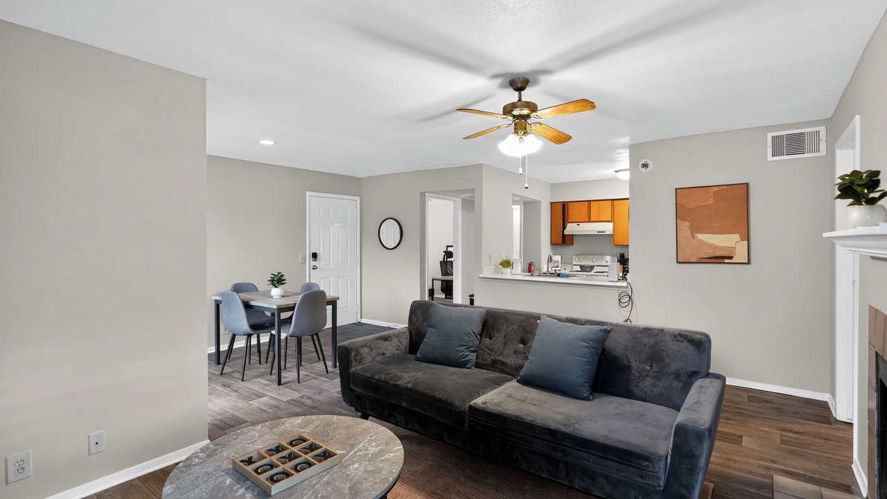 Photo of Livingroom in Donelson