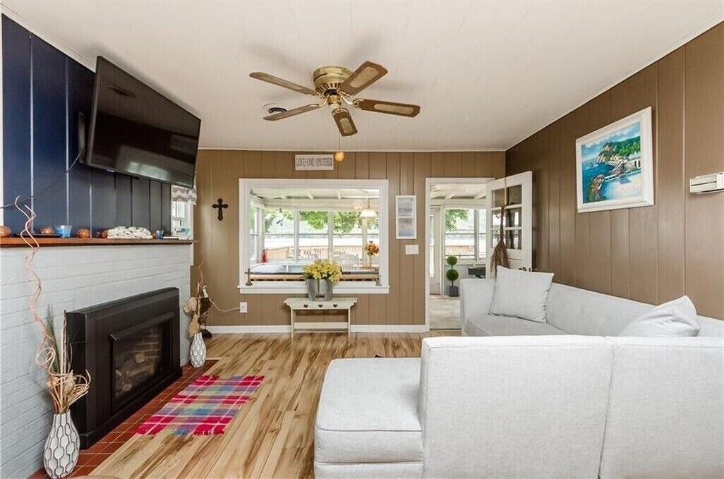 Photo of Livingroom in Honeoye