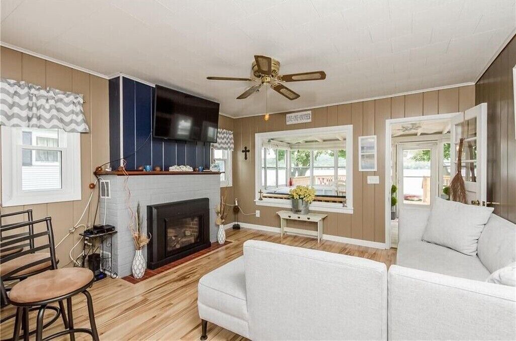 Photo of Livingroom in Honeoye