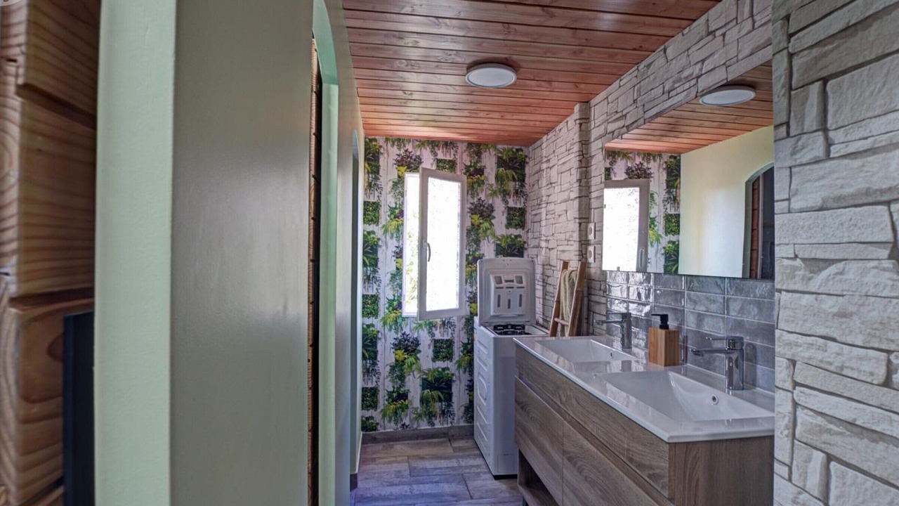 Photo of Bathroom in Chavanay