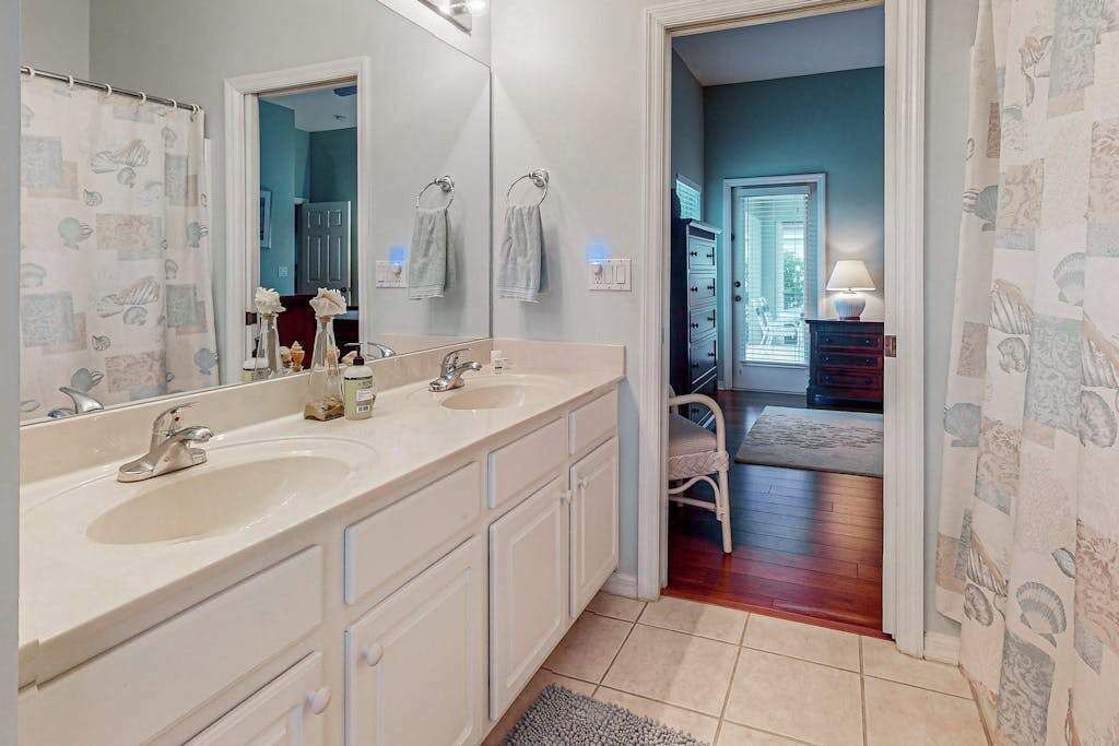 Photo of Bathroom in Beachwalk Isles