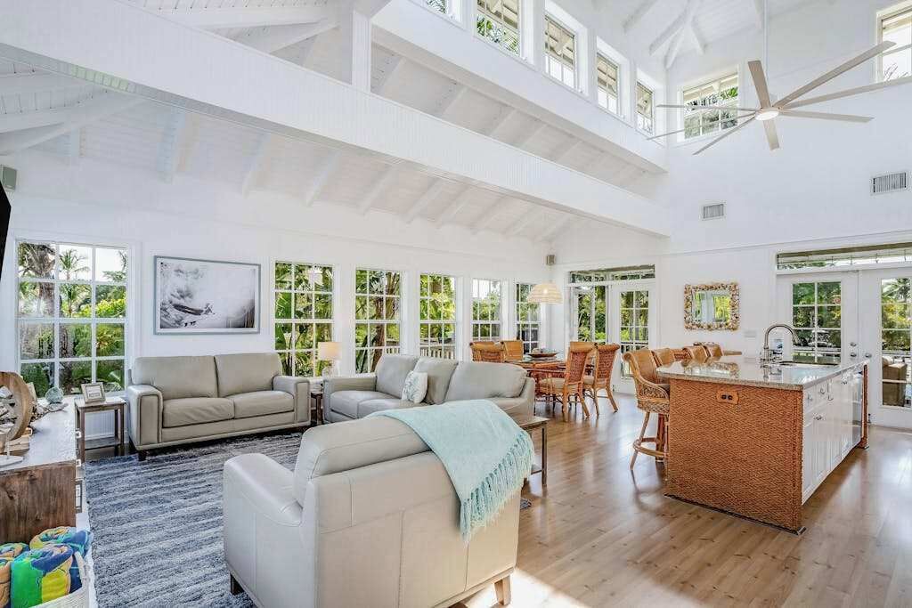 Photo of Livingroom in Bokeelia