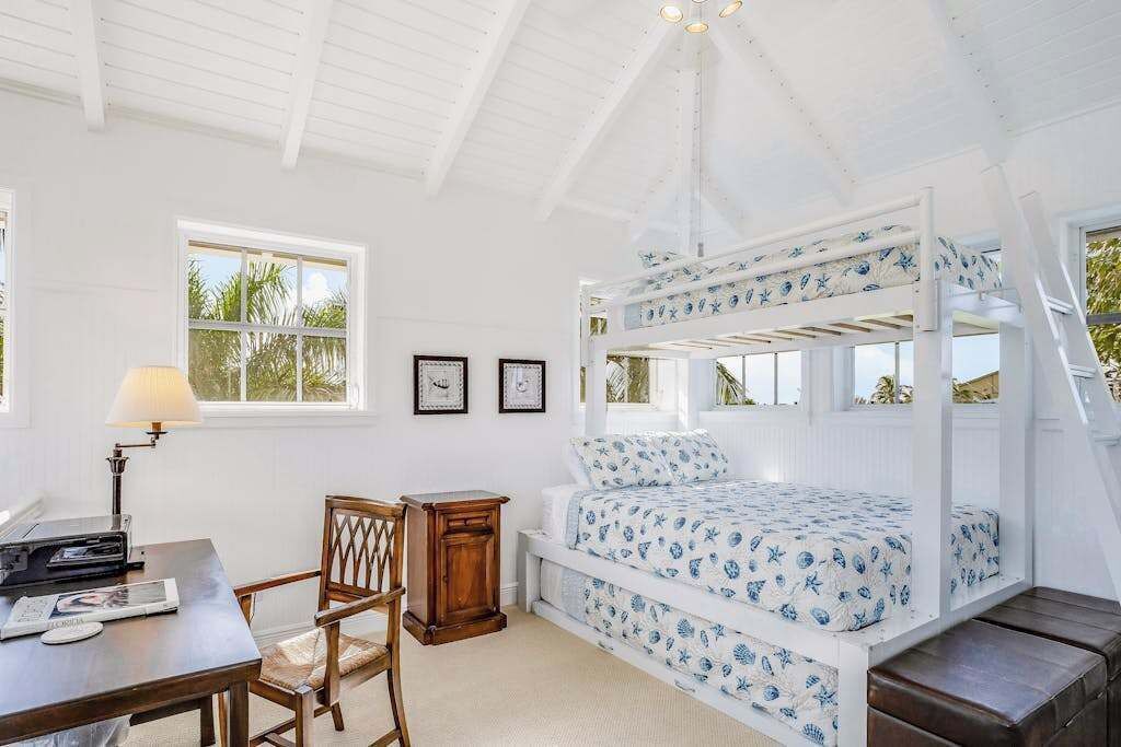 Photo of Bedroom in Bokeelia