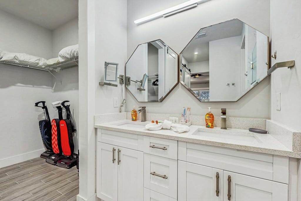 Photo of Bathroom in Trafalgar