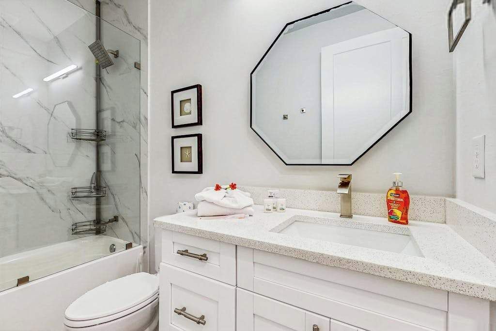 Photo of Bathroom in Trafalgar