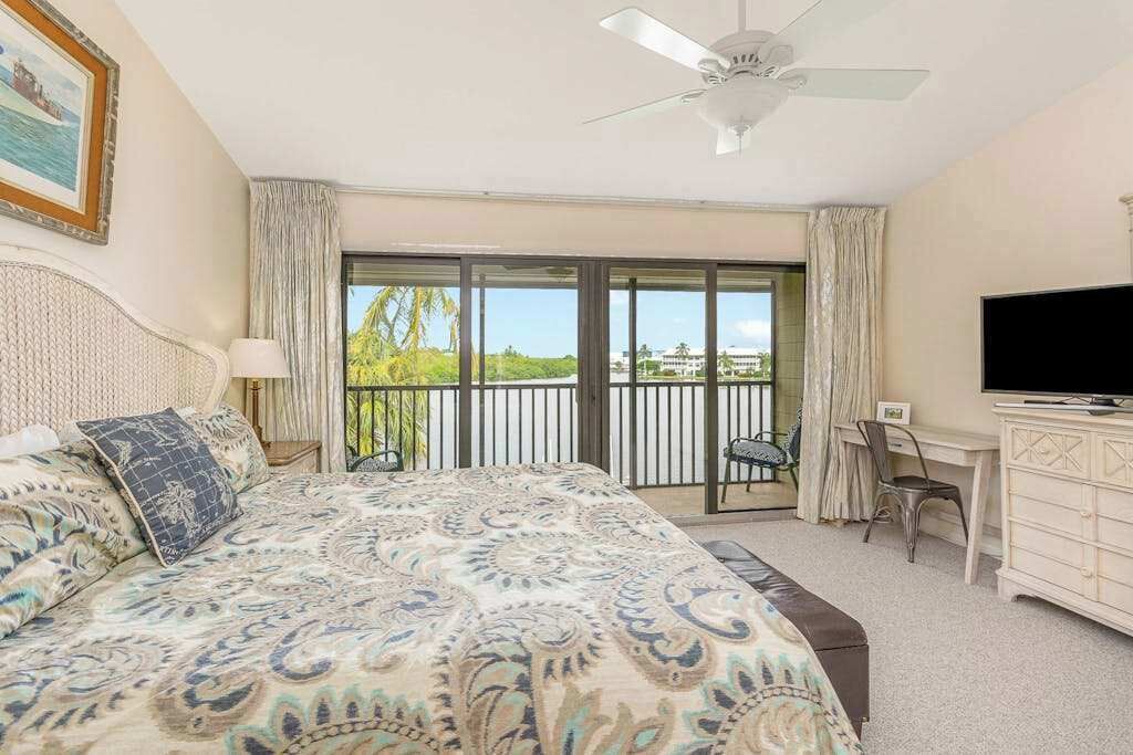 Photo of Bedroom in Bokeelia