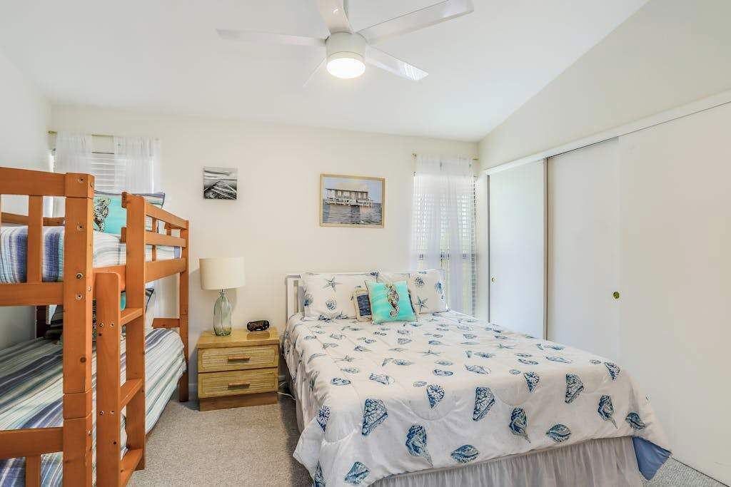 Photo of Bedroom in Bokeelia