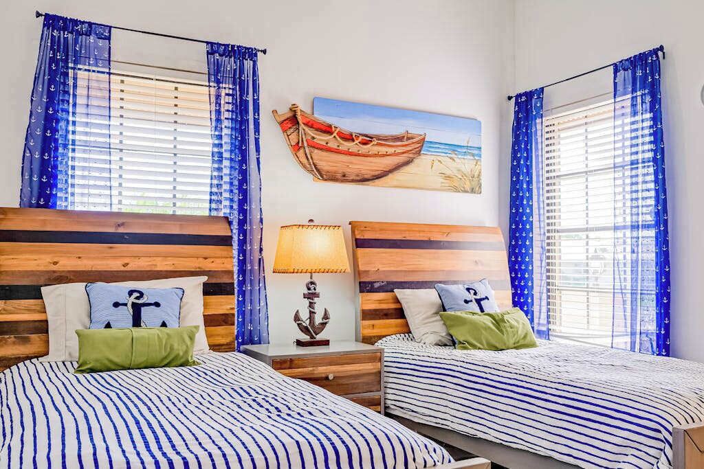 Photo of Bedroom in Edgewater