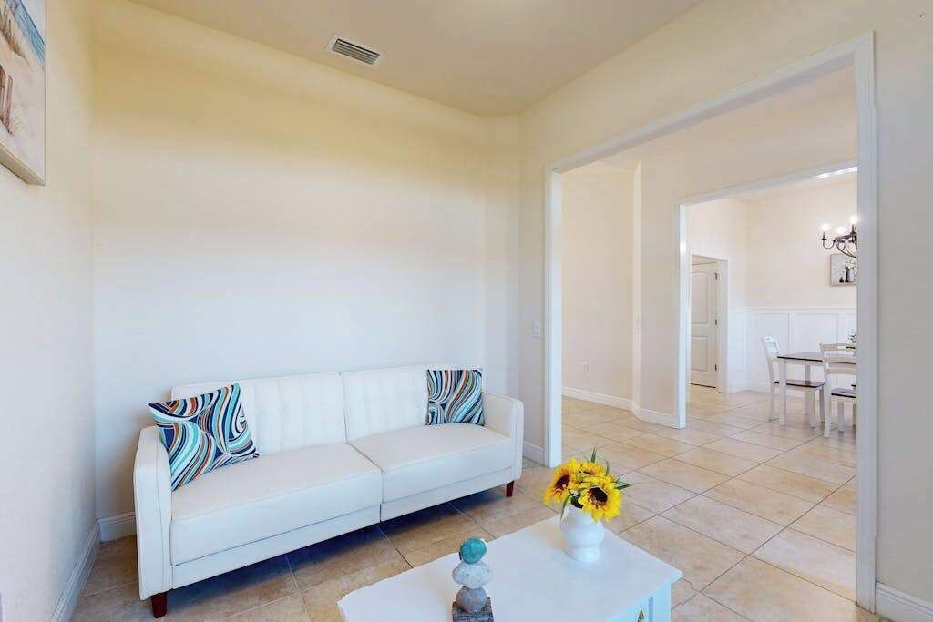 Photo of Livingroom in Broadmoor