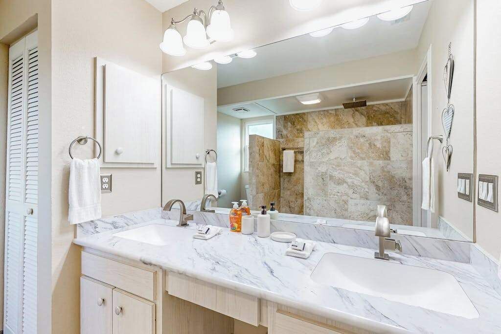 Photo of Bathroom in Gulf Cove