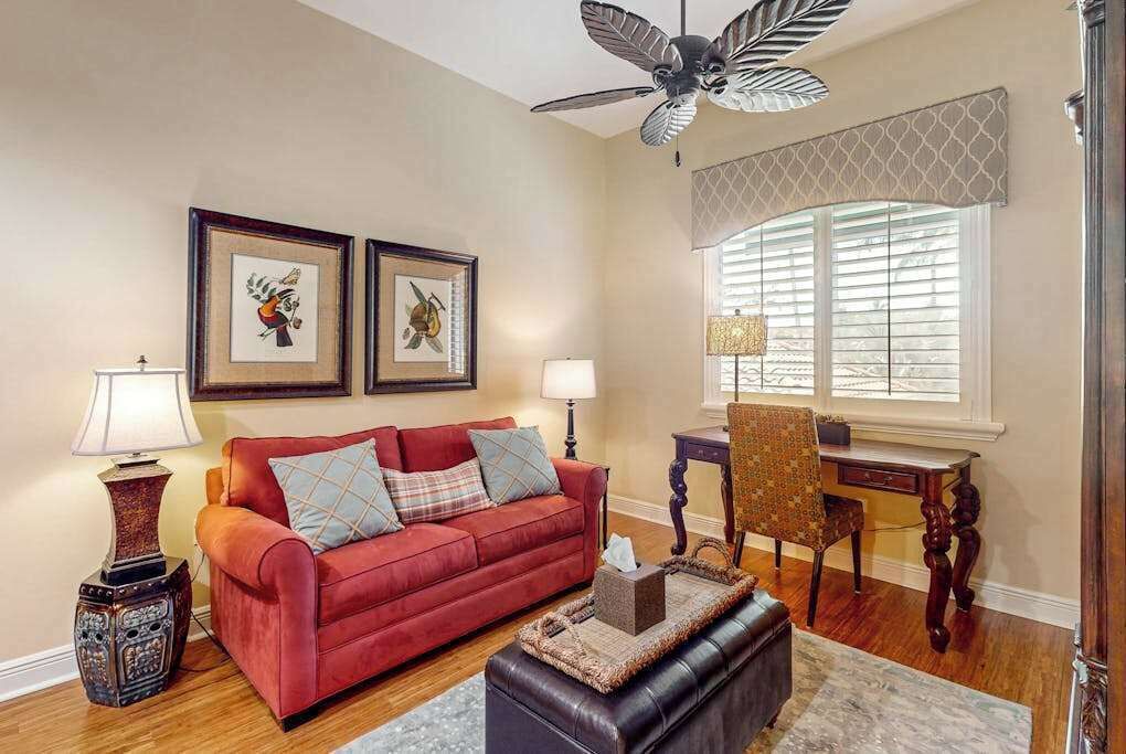 Photo of Livingroom in Royal Harbor
