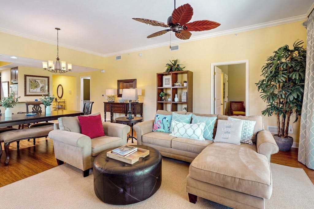 Photo of Livingroom in Royal Harbor