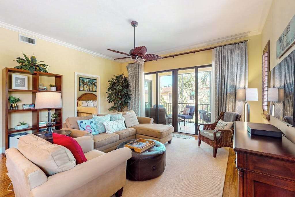 Photo of Livingroom in Royal Harbor