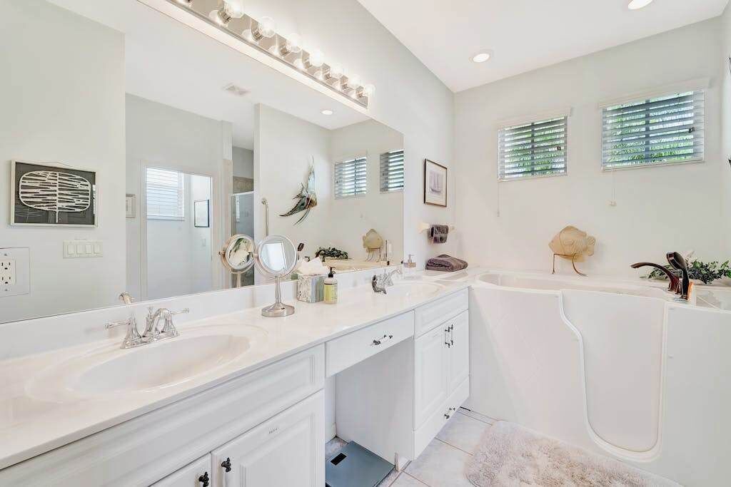 Photo of Bathroom in Herons Glen