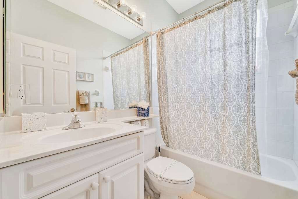 Photo of Bathroom in Herons Glen