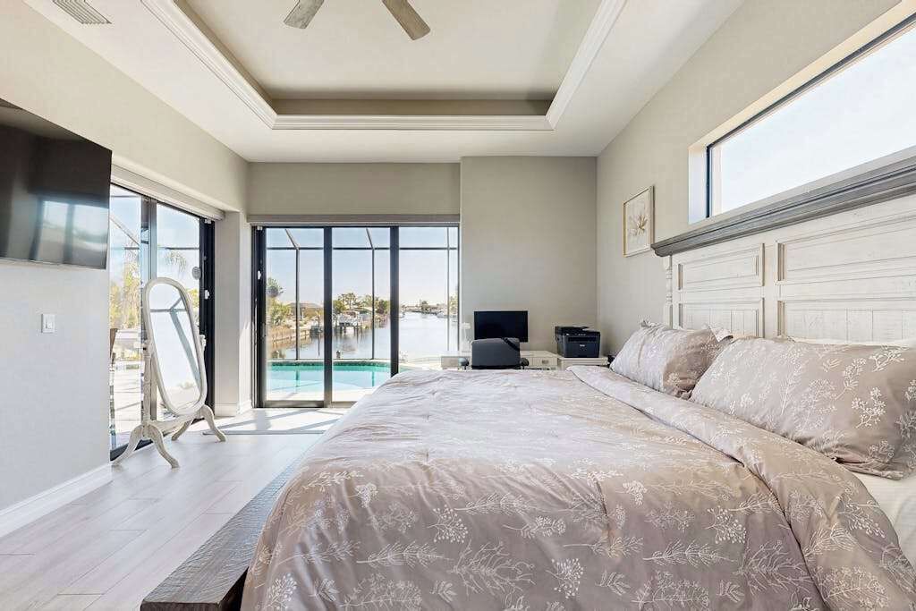 Photo of Bedroom in Edgewater