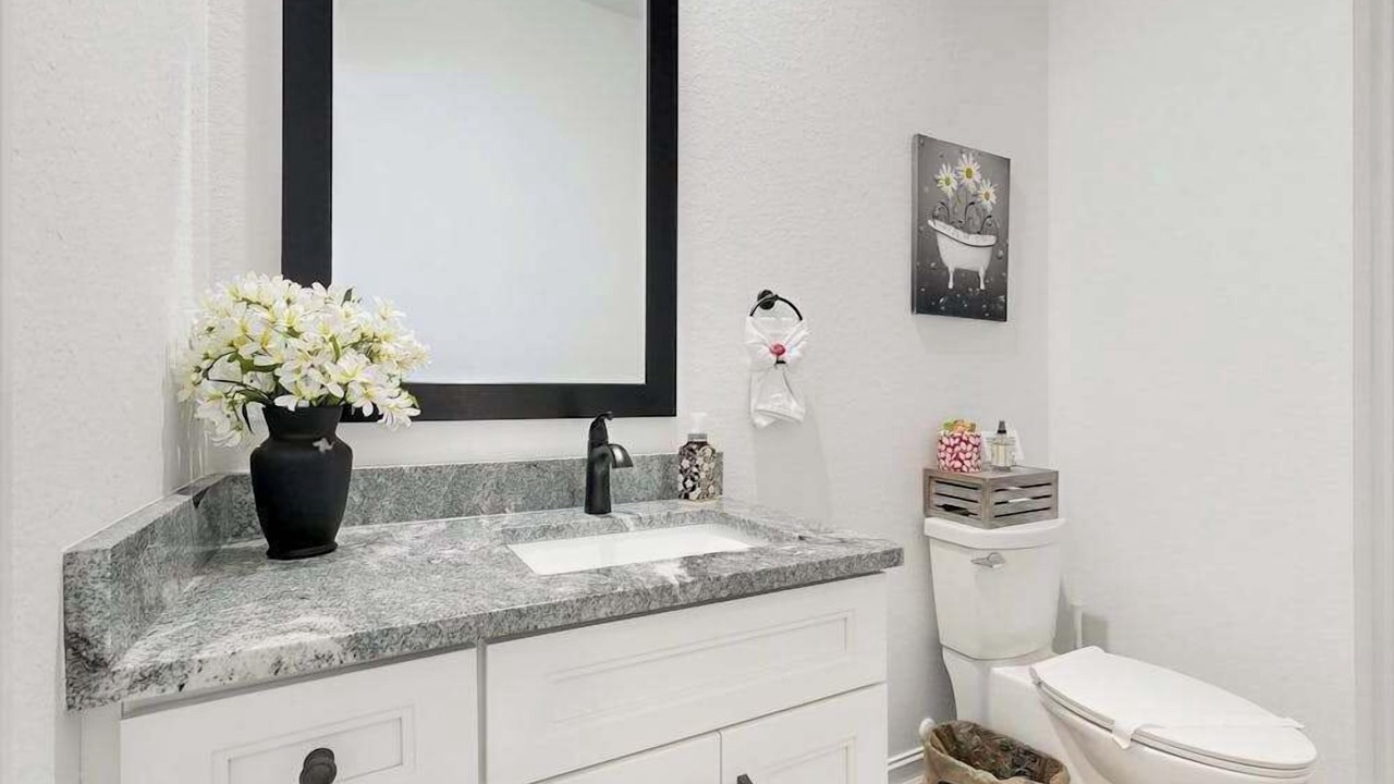 Photo of Bathroom in Edgewater