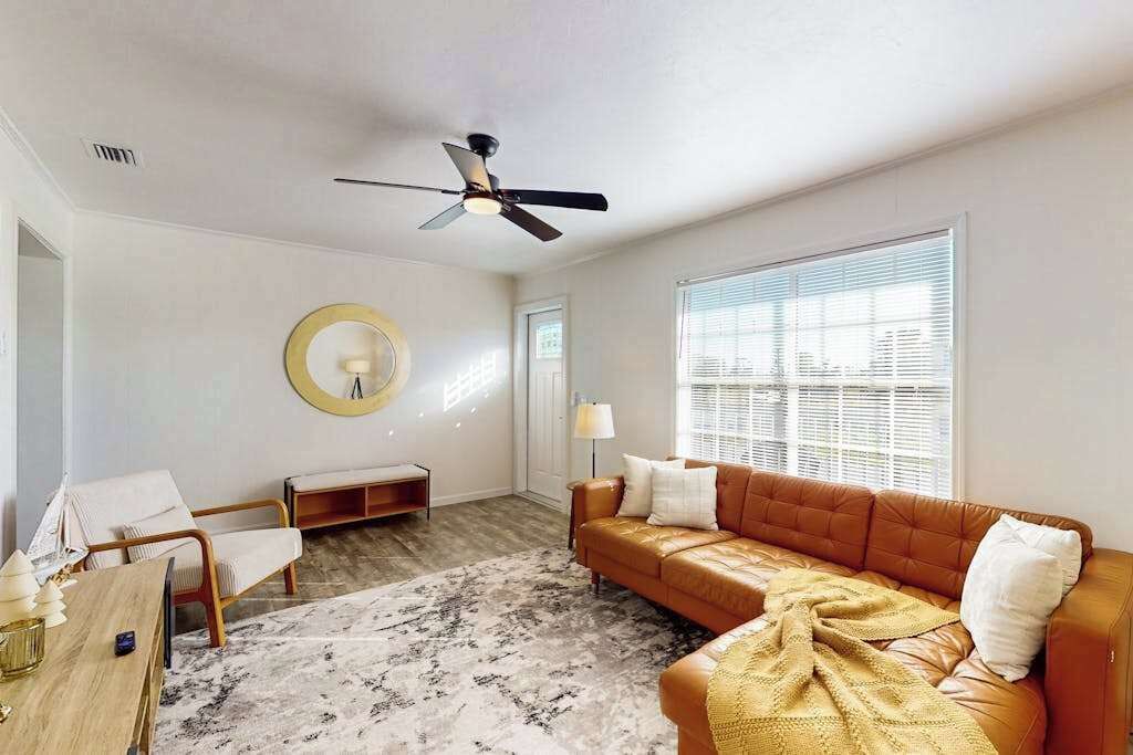 Photo of Livingroom in Charlotte Park