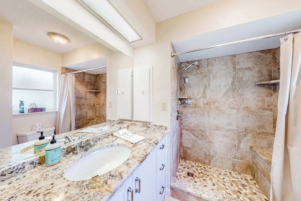 Photo of Bathroom in Gulf Cove