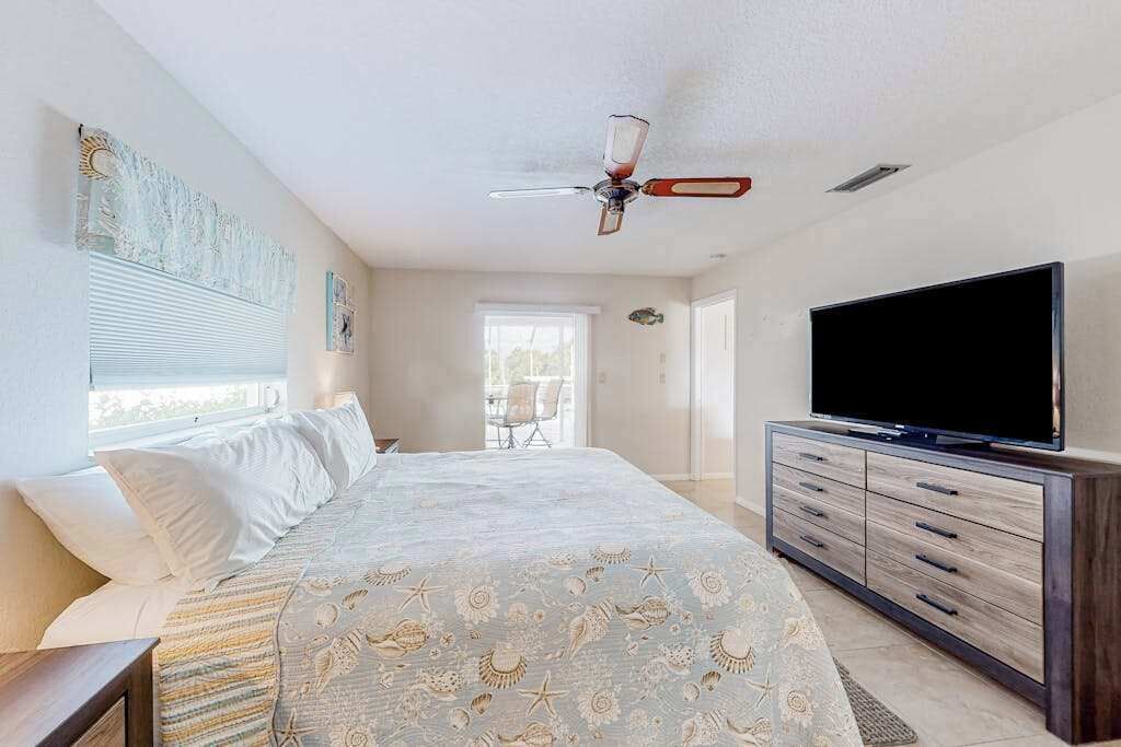 Photo of Bedroom in Gulf Cove