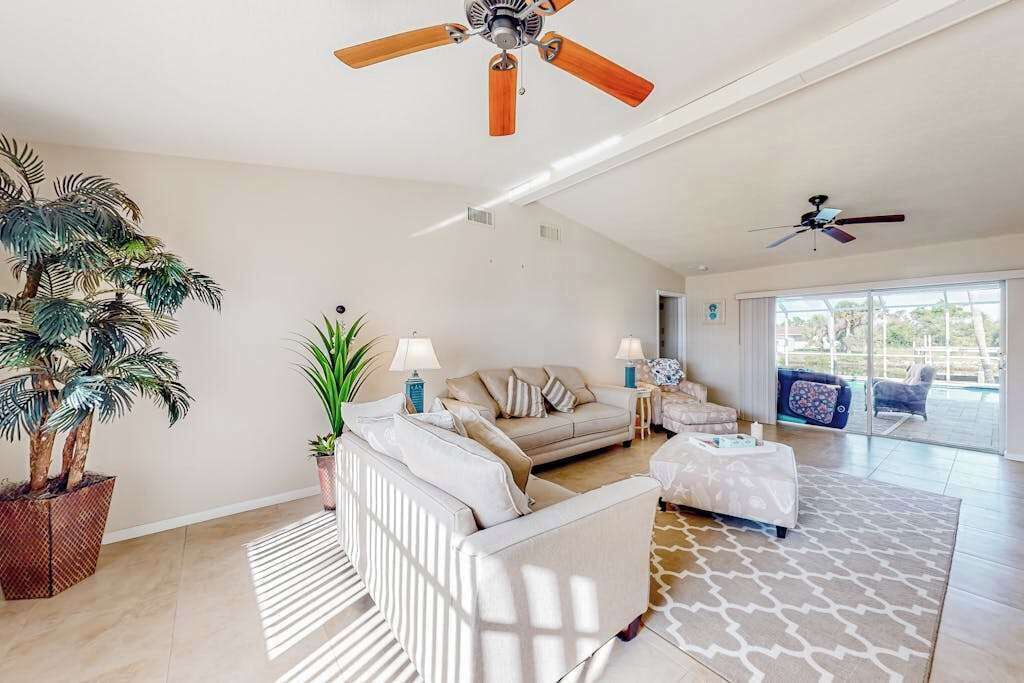 Photo of Livingroom in Gulf Cove