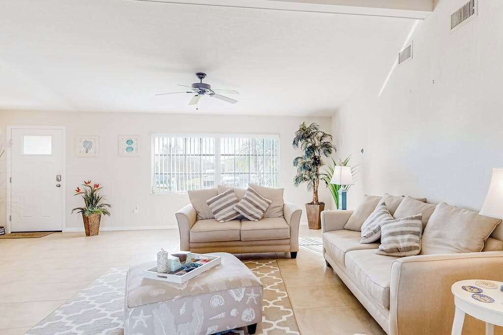 Photo of Livingroom in Gulf Cove