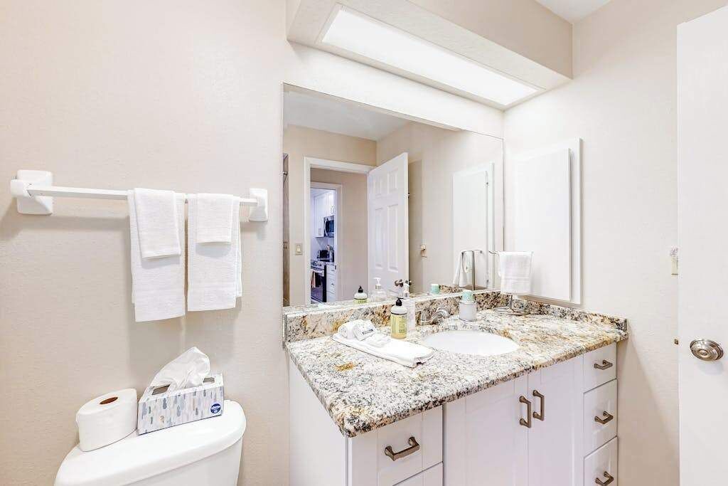 Photo of Bathroom in Gulf Cove