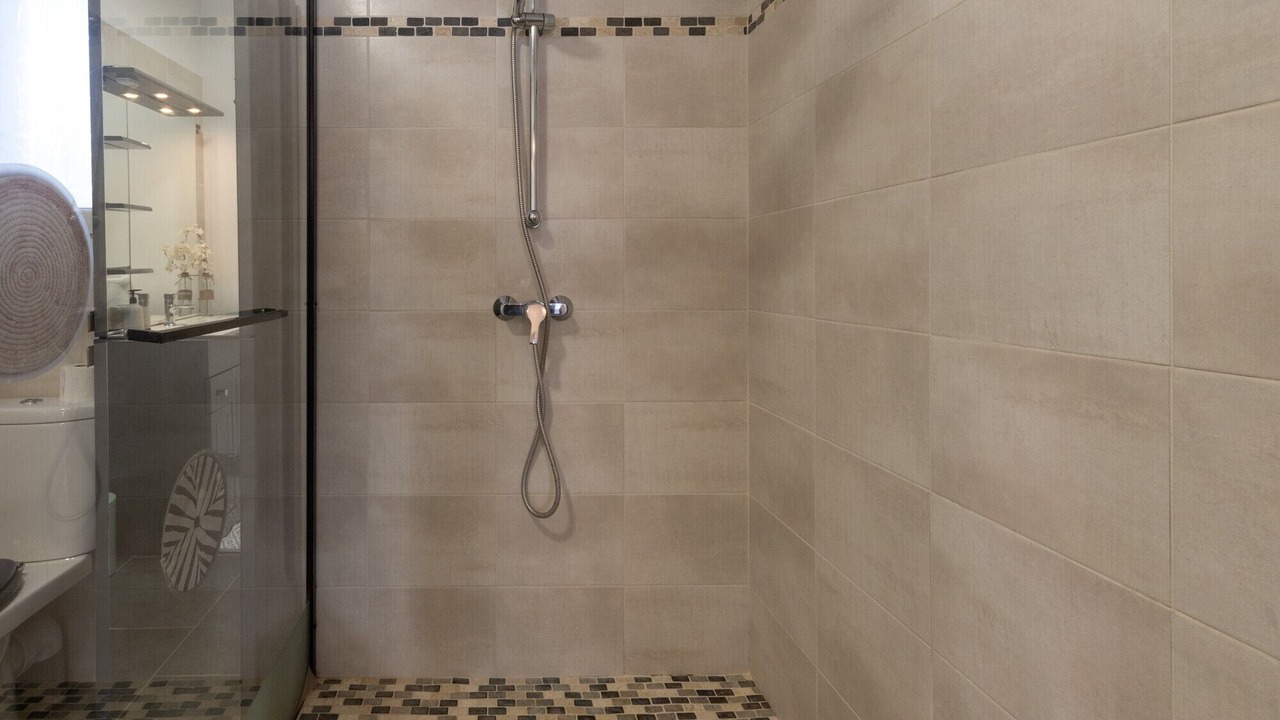 Photo of Bathroom in Labastide-de-Virac
