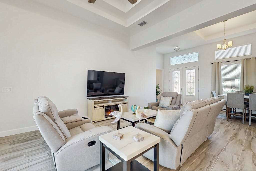 Photo of Livingroom in Gulf Cove